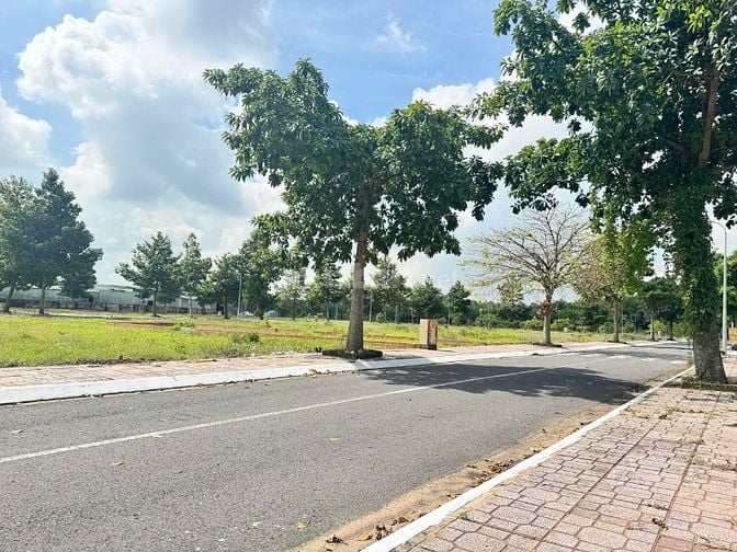 BÁN NHANH LÔ 100M2 NGAY KHU DÂN CƯ AN VIỄN - GIÁ CHỈ 8 TRIỆU/M2 - 