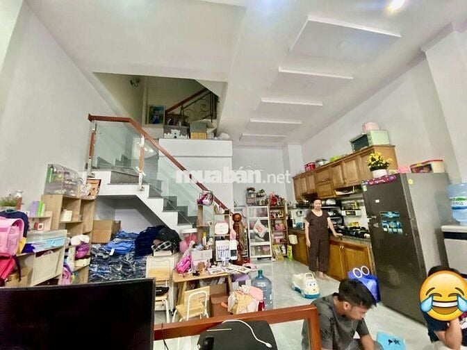 Bán nhà 1tret2lau và sân thượng