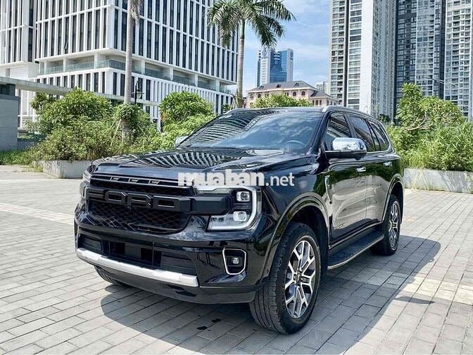 Ford Everest 2023 Titanium 2.0 AT 4x4 màu đen