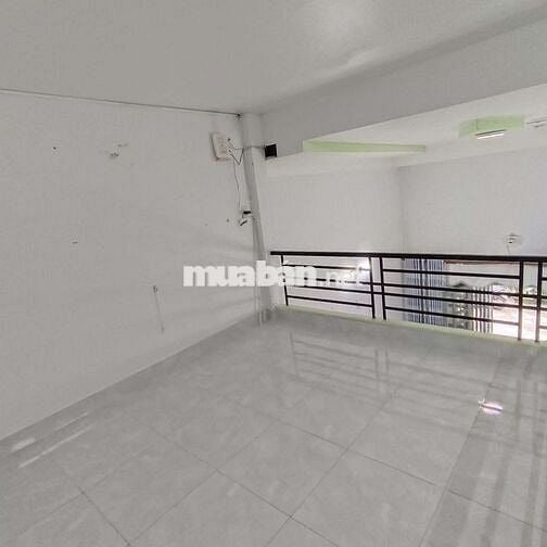 Chủ kẹt giảm 300 củ tặng luôn nhà 2 lầu 58m2 hẻm xe hơi 1 sẹc