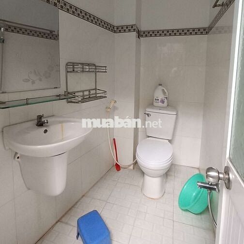 Chủ kẹt giảm 300 củ tặng luôn nhà 2 lầu 58m2 hẻm xe hơi 1 sẹc