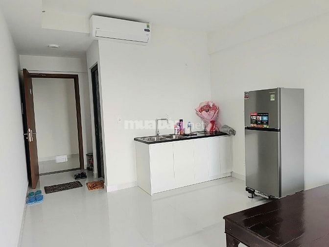 Chính chủ cho thuê căn hộ 1 phòng ngủ mới toanh, nội thất mới, đầy đủ 
