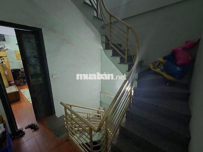 Nhà 4 tầng 43m2 Lê Văn Hiến. Ô tô dừng đỗ tại cửa