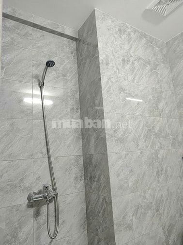 Chính chủ cho thuê căn hộ 1 phòng ngủ mới toanh, nội thất mới, đầy đủ 