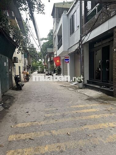 Nhà 4 tầng 43m2 Lê Văn Hiến. Ô tô dừng đỗ tại cửa