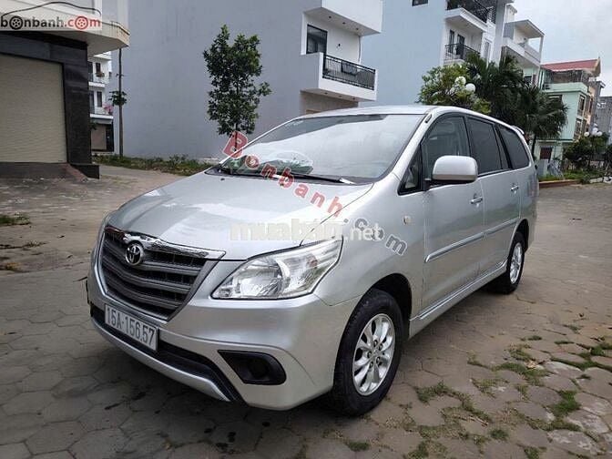 Toyota Innova 2.0E sản xuất 2014 màu bạc số sàn