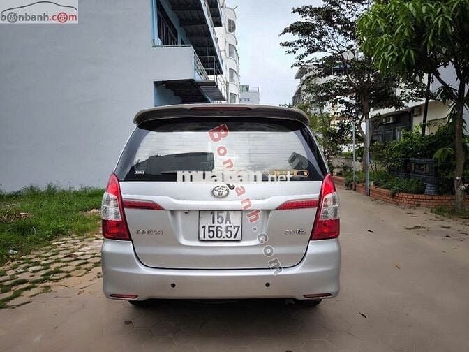 Toyota Innova 2.0E sản xuất 2014 màu bạc số sàn