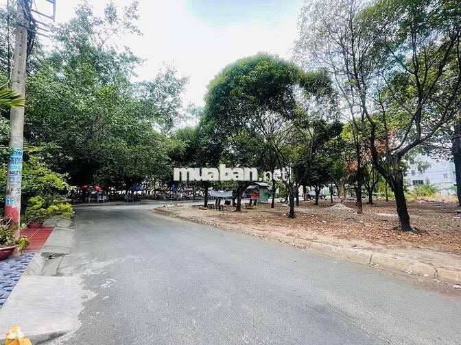 Mặt tiền khu vực View công viên rất tốt cho sức khỏe