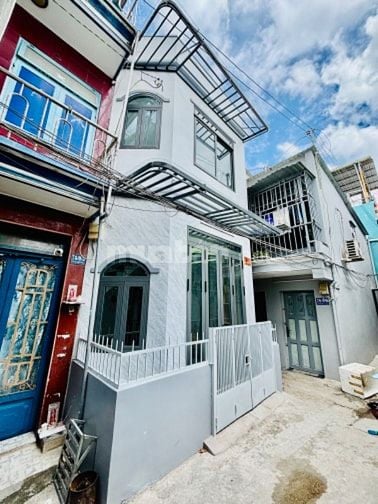 Nhà đẹp 1 trệt 1 lầu 2PN 2WC gần Chợ Phú Lâm - Quận 6