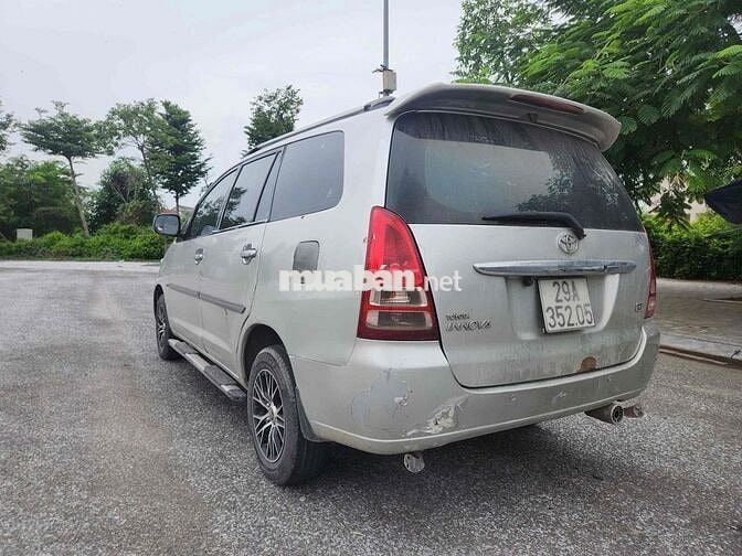Toyota Innova 2006 G - 100000 km