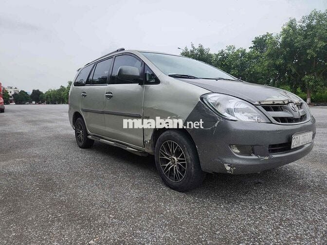Toyota Innova 2006 G - 100000 km