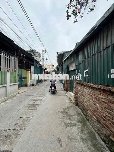 Cho thuê kho xưởng 230m2 tại Dương Nội, Hà Đông-Đường vào to