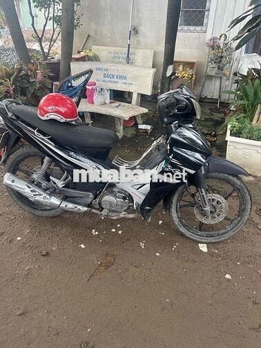 xe đang đi ket tien nen ban