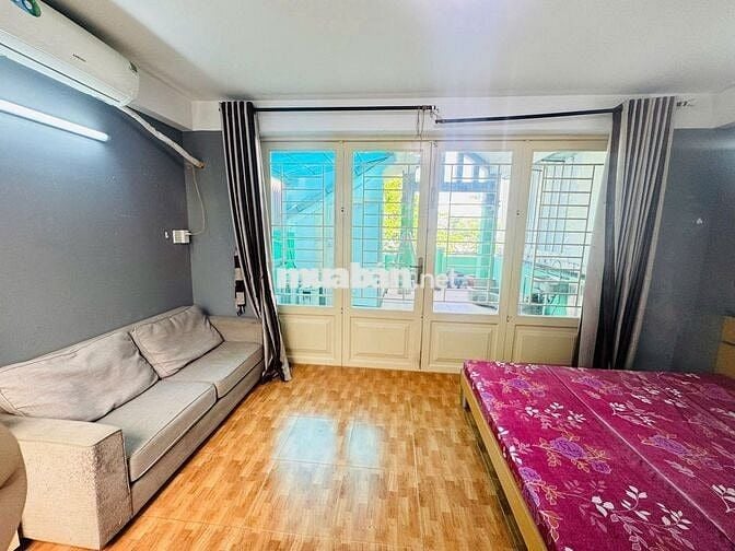 CHO THUÊ PHÒNG FULL NỘI THẤT. TÁCH BẾP. CÓ BAN CÔNG KDC TRUNG SƠN Q7.