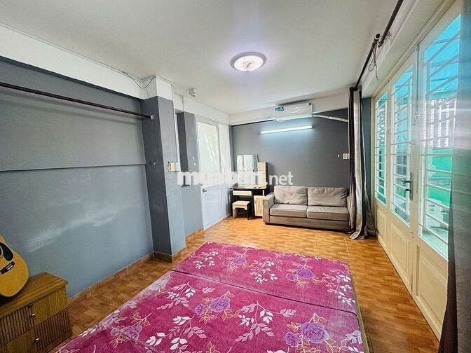 CHO THUÊ PHÒNG FULL NỘI THẤT. TÁCH BẾP. CÓ BAN CÔNG KDC TRUNG SƠN Q7.