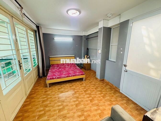 CHO THUÊ PHÒNG FULL NỘI THẤT. TÁCH BẾP. CÓ BAN CÔNG KDC TRUNG SƠN Q7.