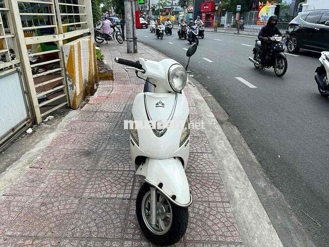 xe sym atila Elyzabet binh xāng phun Fi doi 2013