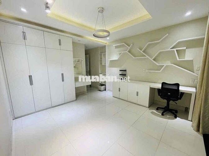 SIÊU PHẨM PHAN XÍCH LONG - 32D Hoa Cúc, Phường 7, Phú Nhuận