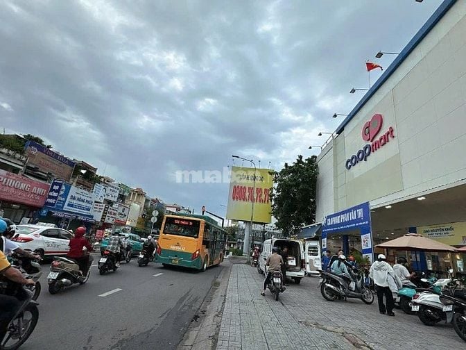 Bán Biệt thự Mini Phan Văn Trị, 3 tầng 120m2 hẻm 8m có vỉa hè giá 17.5