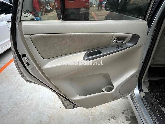 Toyota Innova 2014 E - 120245 km