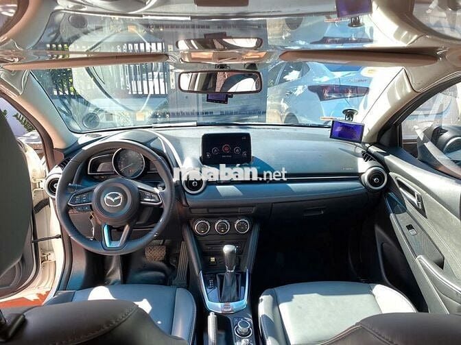 Mazda 2 2021 Luxury - 50000 km