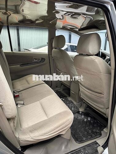 Toyota Innova 2014 E - 120245 km