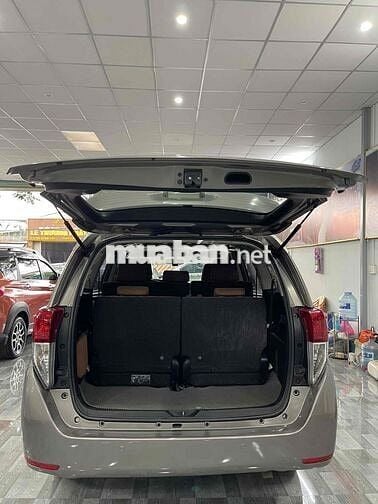 Toyota Innova 2017 2.0E - 90000 km
