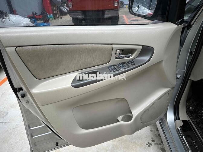 Toyota Innova 2014 E - 120245 km