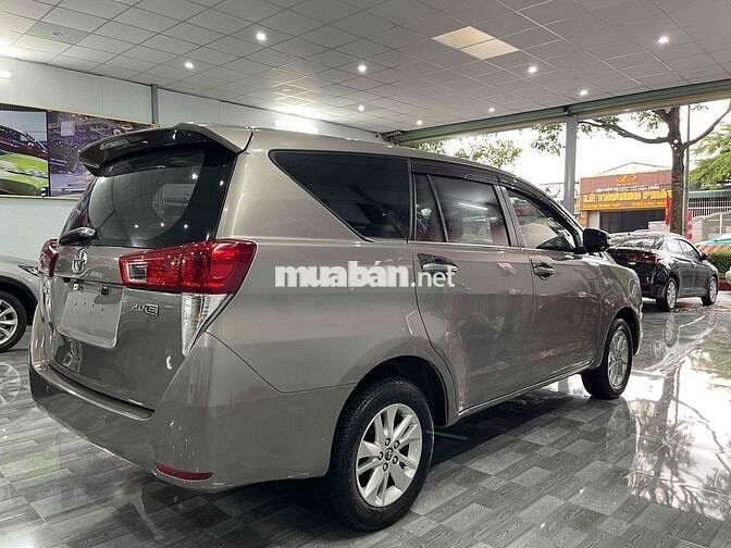Toyota Innova 2017 2.0E - 90000 km