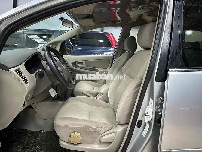 Toyota Innova 2014 E - 120245 km