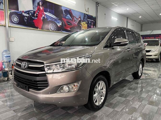 Toyota Innova 2017 2.0E - 90000 km