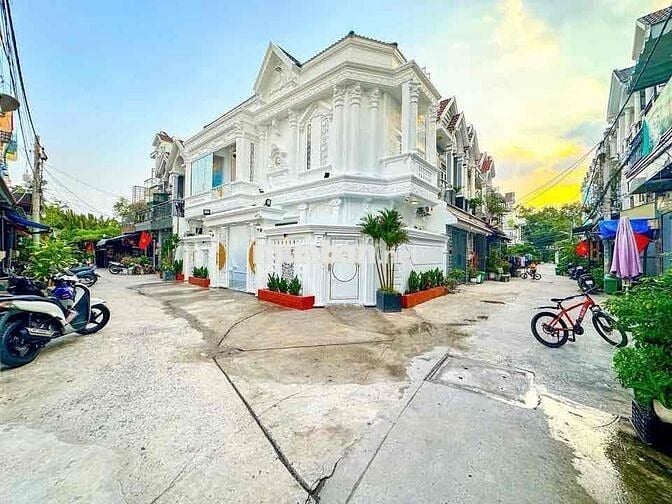 Bán Nhà Góc 2Mặt Tiền Hẻm1982 Đường Huỳnh Tấn Phát-Cách Phú Mỹ Hưng 5’