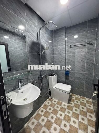 Rẻ quá Từ 2,6 tỷ NHÀ (3-4 tầng).gần ÔTÔ,trạm BUS YÊN NGHĨA,QL6 10 Phút