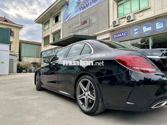 Mercedes Benz C Class 2016 C300 AMG - 140000 km