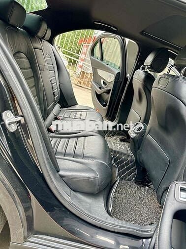 Mercedes Benz C Class 2016 C300 AMG - 140000 km