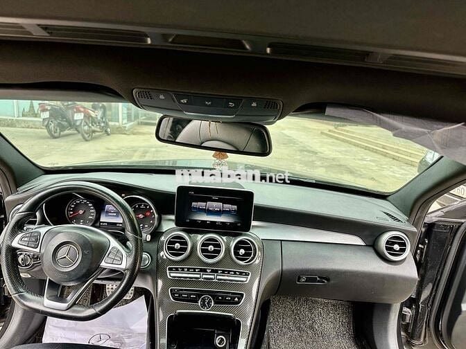Mercedes Benz C Class 2016 C300 AMG - 140000 km