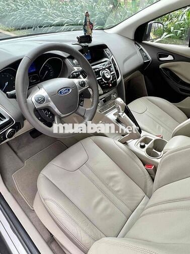 Ford Focus 2013 Titanium 2.0 AT - 26000 km