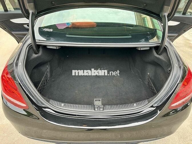 Mercedes Benz C Class 2016 C300 AMG - 140000 km
