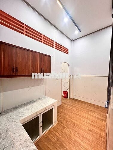 Nhà lầu 2 phòng ngủ, trung tâm Ninh Kiều Cần Thơ