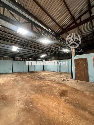 Cần cho thuê 600m xưởng mặt tiền đg cont 24:7