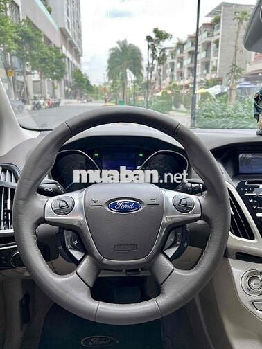 Ford Focus 2013 Titanium 2.0 AT - 26000 km