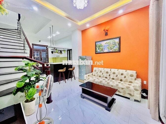 CHO THUÊ NHÀ ĐẸP 3 PHÒNG NGỦ GẦN BIỂN HẺM KHU PHỐ TÂY
