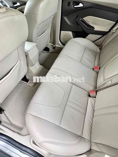Ford Focus 2013 Titanium 2.0 AT - 26000 km