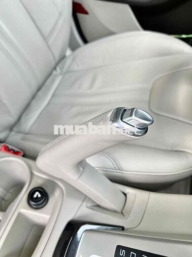 Ford Focus 2013 Titanium 2.0 AT - 26000 km