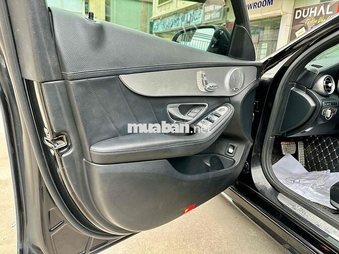 Mercedes Benz C Class 2016 C300 AMG - 140000 km