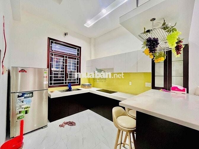 CHO THUÊ NHÀ ĐẸP 3 PHÒNG NGỦ GẦN BIỂN HẺM KHU PHỐ TÂY