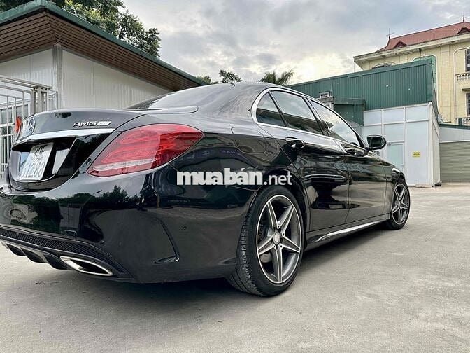 Mercedes Benz C Class 2016 C300 AMG - 140000 km