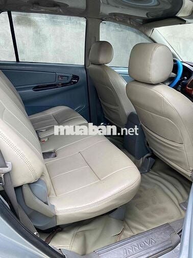 Toyota Innova 2008 J lên full 213. chính chủ