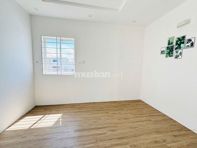 Nhà mới 4x10m 1 trệt 3 lầu st 5PN 3WC gần Trường TH Hiệp Tân