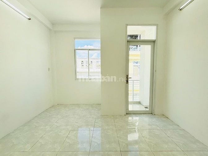 Nhà mới 4x10m 1 trệt 3 lầu st 5PN 3WC gần Trường TH Hiệp Tân